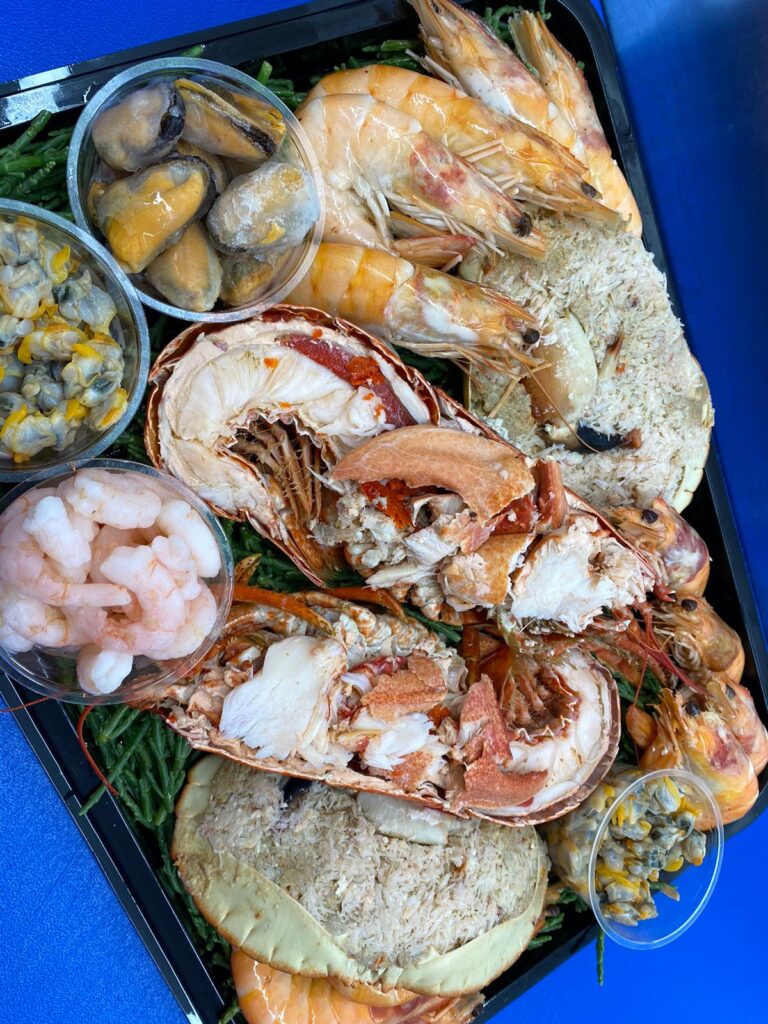 Seafood Platter Box (4 Persons) – Albatross Fisheries